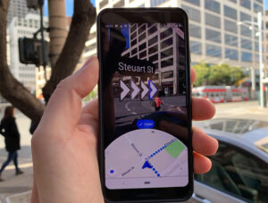 AR-Navigation mittels Google Maps (© Google)